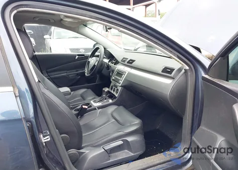 2008 Volkswagen Passat Komfort z USA, uszkodzony, nr VIN WVWLK73C48E116337